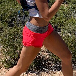 Rabbit Catch Me If You Can Shorts in Coral Red Size Medium